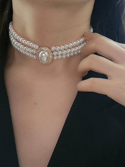 3-Layer Pearl Choker Necklace with Oval Centerpiece – Classic Elegant Style