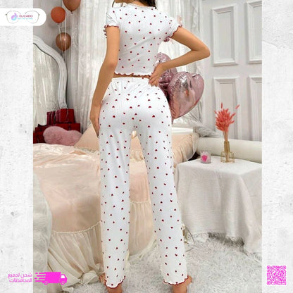 طقم بيجاما نسائي أبيض - بلوزة بحواف ملونة وطبعات قلوب حمراء، مع