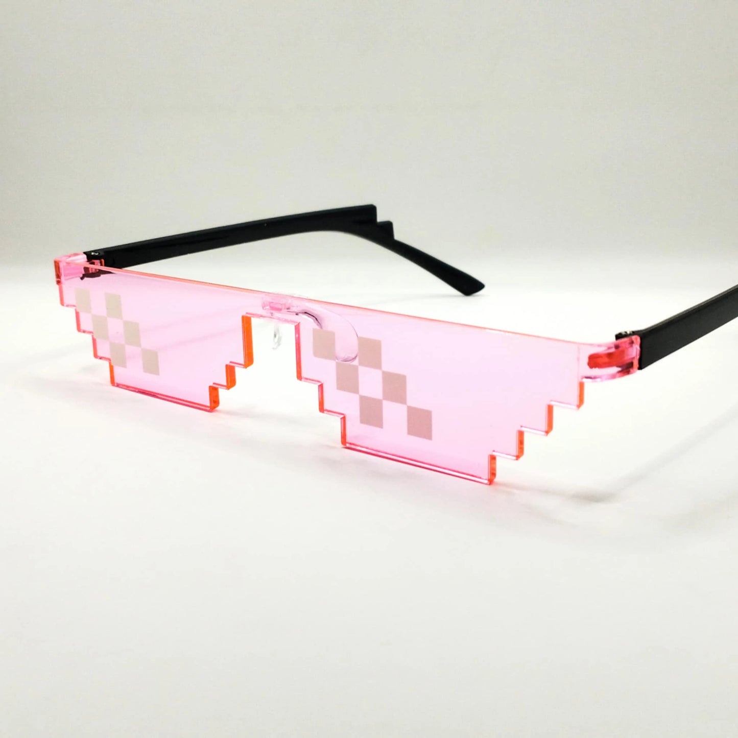 نظارات ألعاب بتصميم بكسل - قطعة أزياء فريدة وعصرية