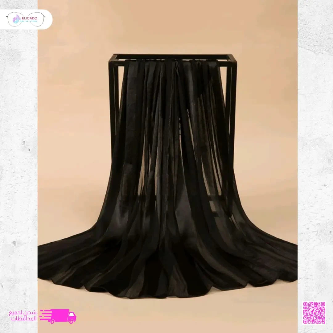وشاح نسائي باللونين الأسود والأبيض مصنوع من قماش ناعم