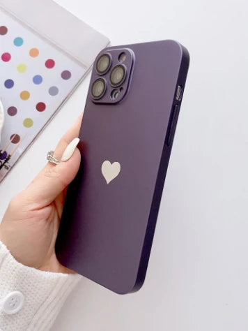 جراب هاتف بنفسجي مطفي مزين بقلب فضي – أنيق وبسيط