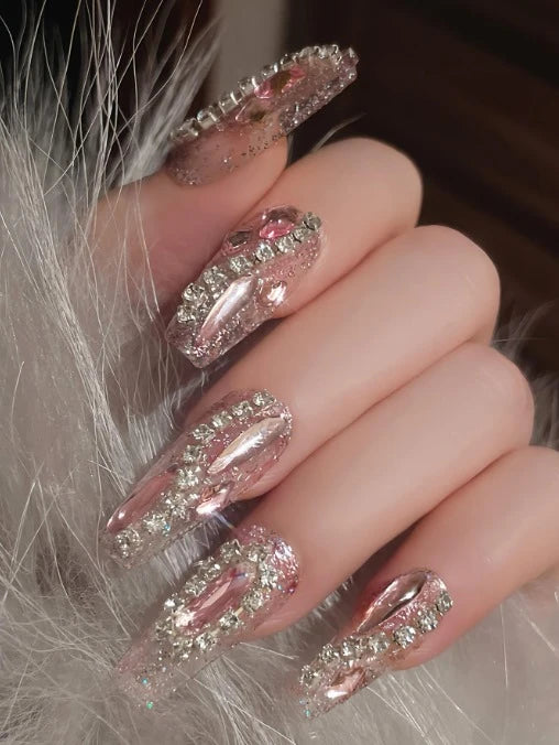 24-Piece Rhinestone Embellished Nails – Glamorous & Luxurious Design