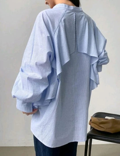 بلوزة قطنية فضفاضة كاجوال - لون أزرق فاتح، أكمام منفوخة، ياقة على شكل حرف V