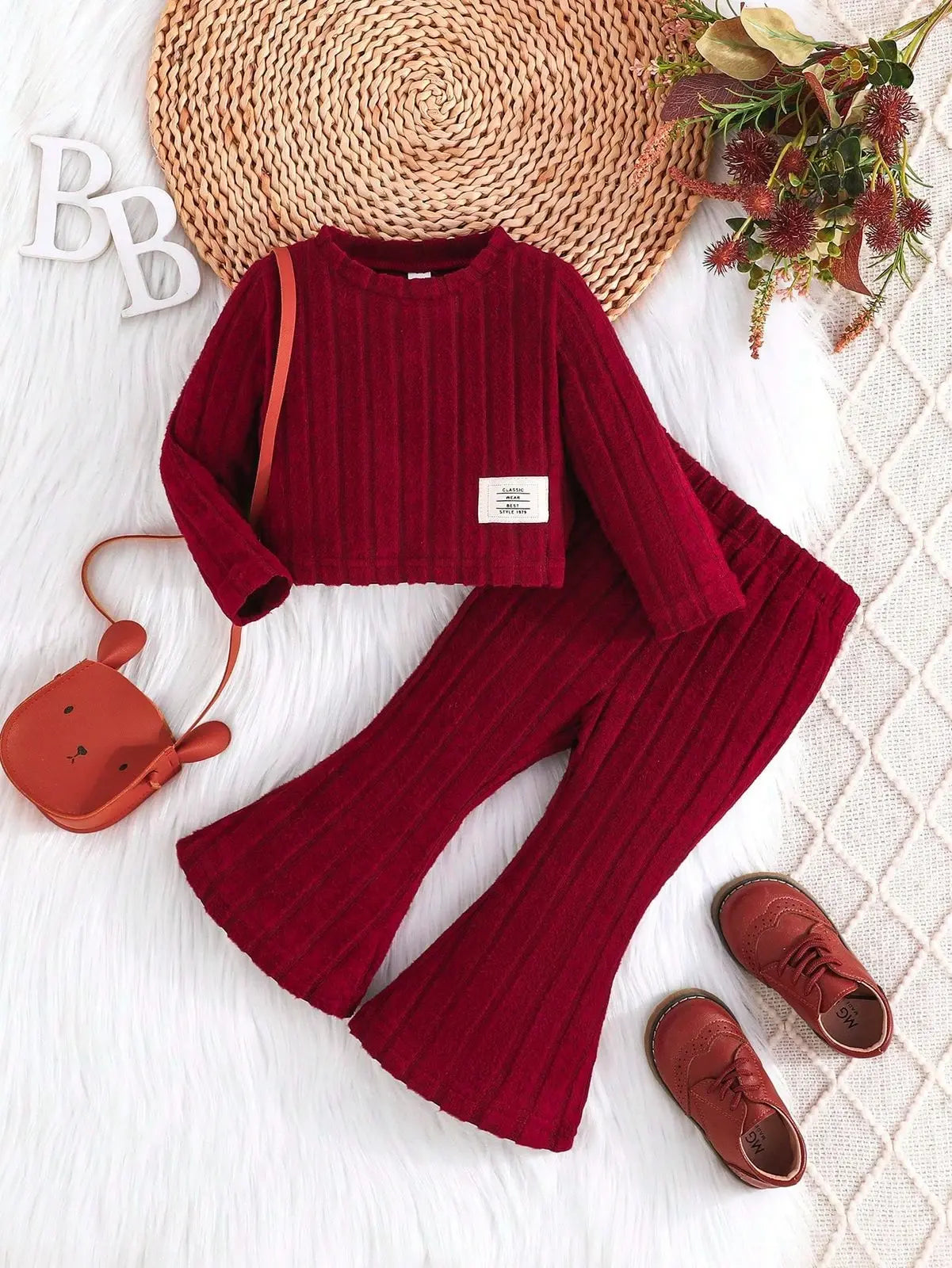 Girls Ribbed Two-Piece Outfit – Cropped Top & Flared Pants