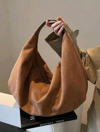 حقيبة كتف من جلد الغزال الناعم - حقيبة كتف كبيرة الحجم بتصميم هوبو - بني فاتح