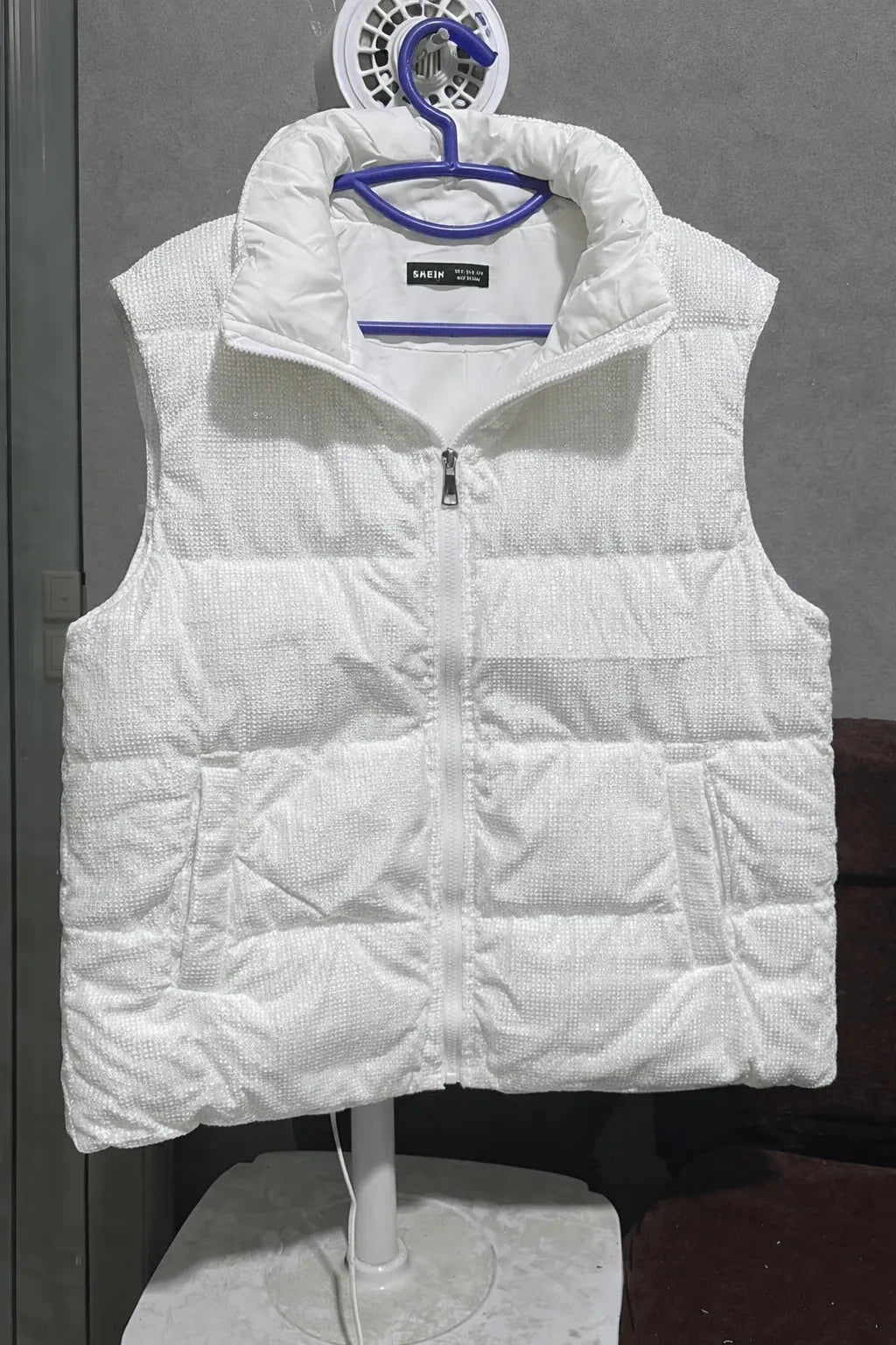 Women’s Padded Sleeveless Vest – White Winter Gilet