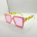 نظارات شمسية أنيقة بسلسلة - إطار مربع بعدسات متدرجة وأذرع صفراء جريئة