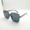 نظارات شمسية عصرية بألوان متعددة – إطلالة فريدة تناسب جميع المناسبات