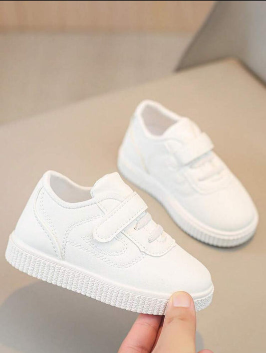أحذية أطفال بيضاء لاصقة (فيلكرو) - أحذية مدرسية خفيفة الوزن وعادية للأولاد والبنات