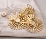 أقراط ذهبية متدلية بتصميم شعاع الشمس - أقراط دائرية كبيرة متدلية - مجوهرات جريئة للحفلات النسائية